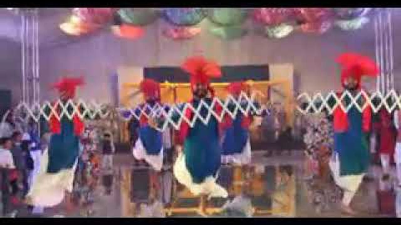 Large-group Bhangra ensemble performance
