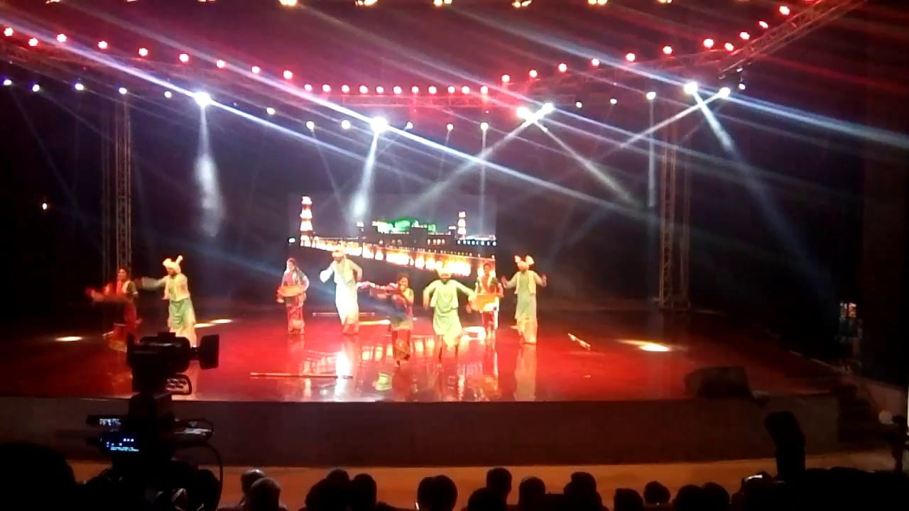 Classic Punjabi Bhangra performed in traditional dress